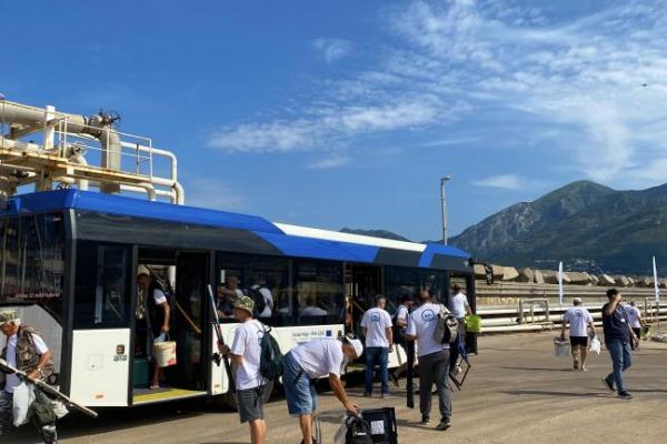 "Fishing Day in the Port" held in Bar 