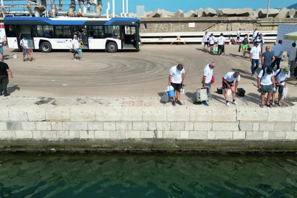 "Fishing Day in the Port" held in Bar 